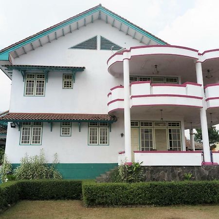 Villa Tiandiva Cisarua Εξωτερικό φωτογραφία
