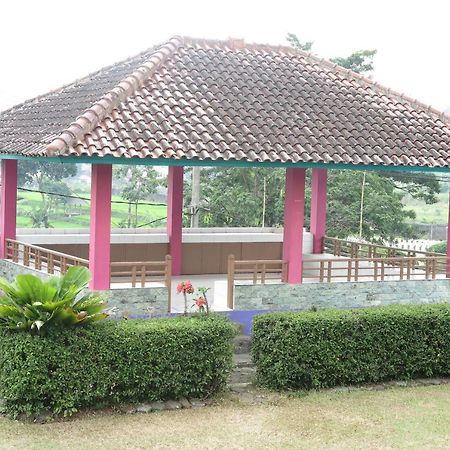 Villa Tiandiva Cisarua Εξωτερικό φωτογραφία