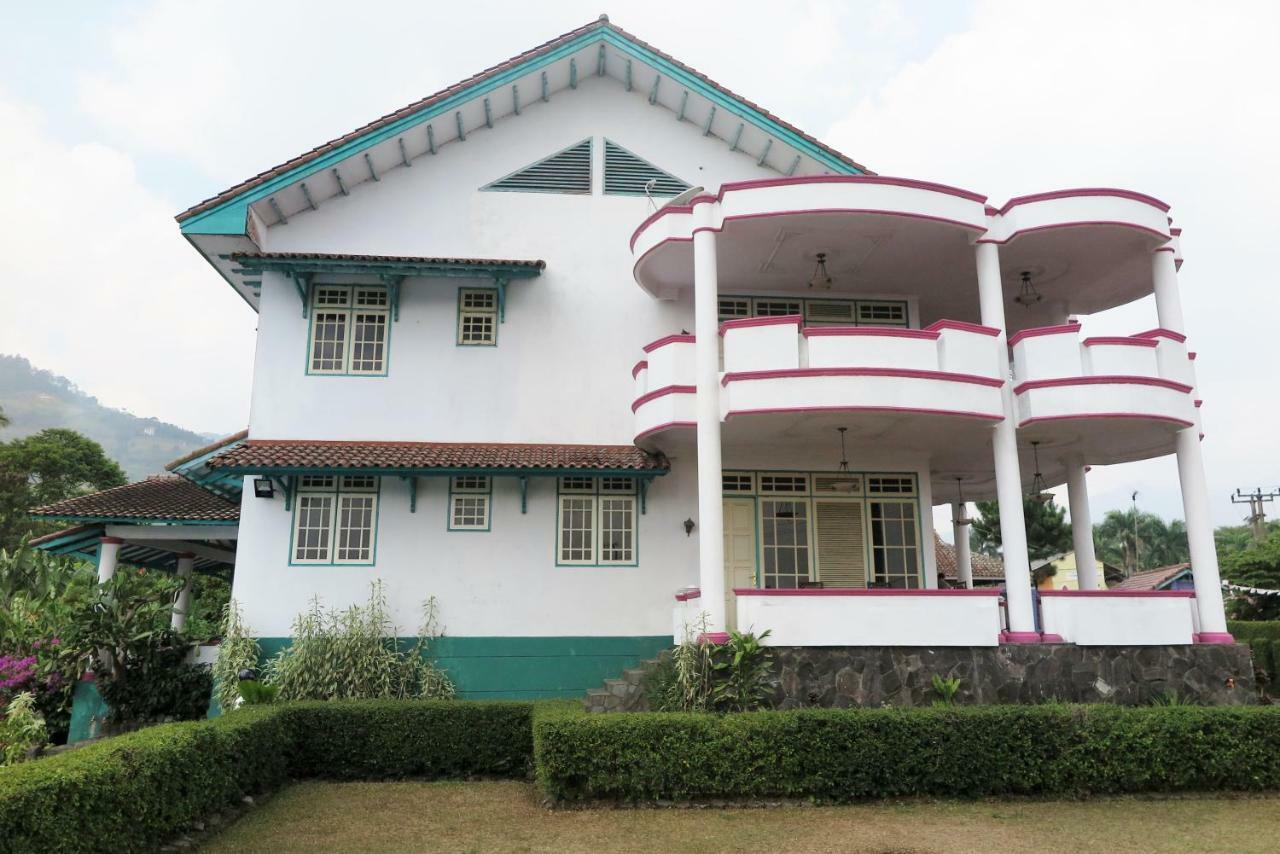 Villa Tiandiva Cisarua Εξωτερικό φωτογραφία