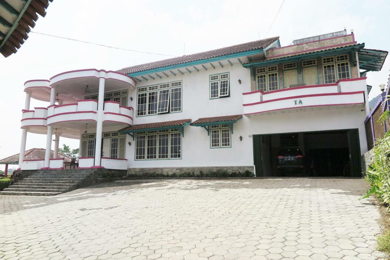 Villa Tiandiva Cisarua Εξωτερικό φωτογραφία