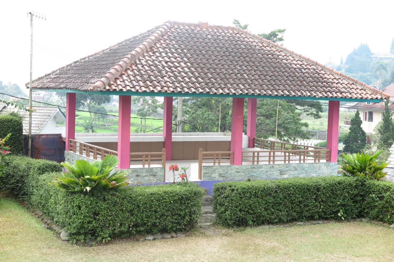 Villa Tiandiva Cisarua Εξωτερικό φωτογραφία